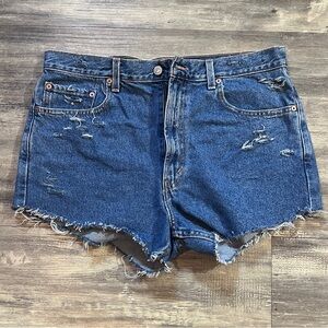 Sz 36 VTG Levi’s 505 High Waisted Denim Distressed Short